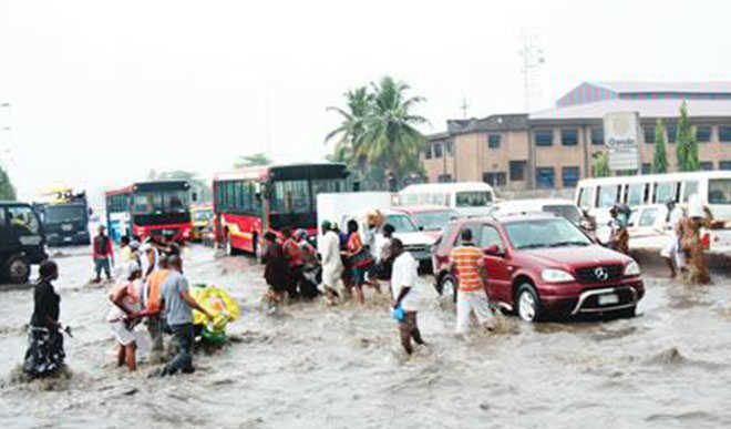 Flood takes over Lagos-Abeokuta expressway