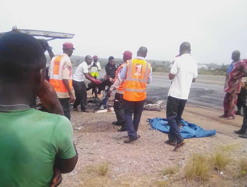Scene of the accident along Lagos-Ibadan expressway on Tuesday.