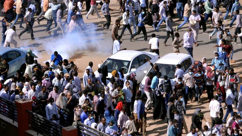 SUDAN: Police fire teargas, live ammunition at Khartoum protesters