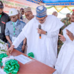 President Muhammadu Buhari flags- off ‘The Spud-In of Kolmani River II Well Drilling’ in Bauchi State yesterday. With him are Gov. Ibrahim Hassan Dankwambo of Gombe State (right), Gov Mohammed Abdullahi Abubakar of Bauchi State (3rd left), Group Managing Director, Nigerian National Petroleum Corporation, Dr Maikanti Baru (2nd left) and Minister of State and Petroleum Resources, Dr. Emmanuel Ibe Kachikwu Photo: State House