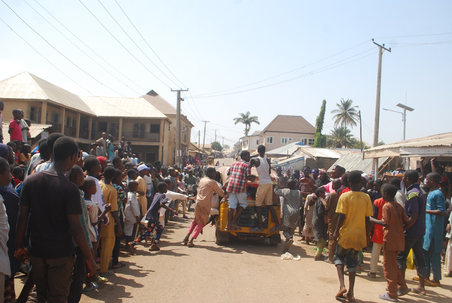 Kaduna guber poll: PDP, APC supporters celebrate victory before INEC declaration 