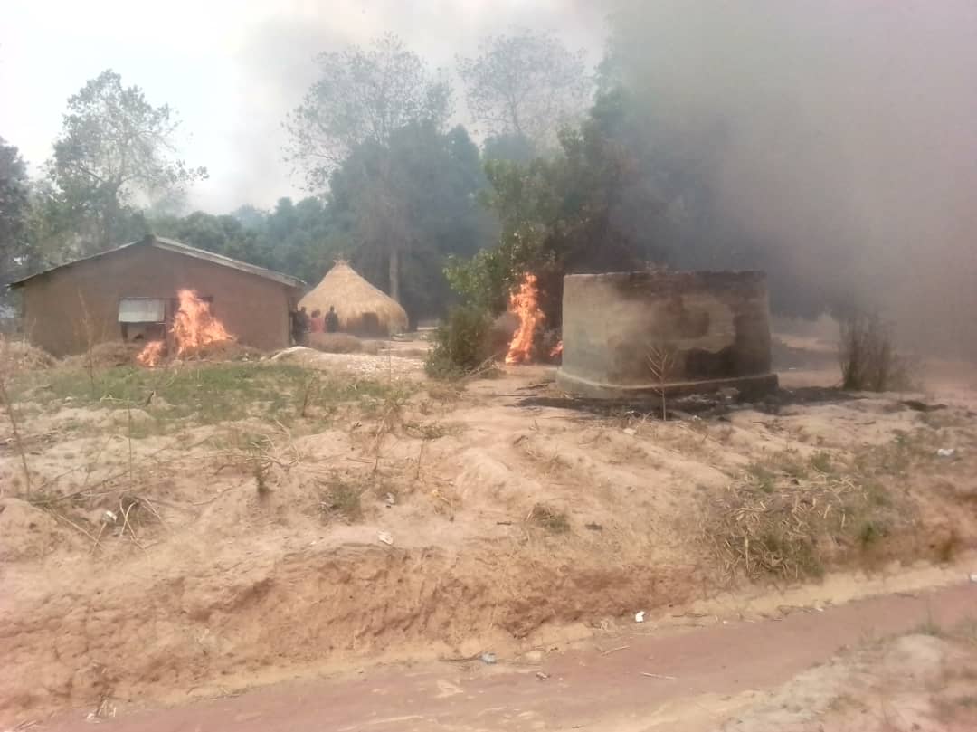 Some houses still burning on Sunday in Kente area of Wukari local government area of Taraba state affected by Tivs/Jukuns crisis. PHOTOS BY: Magaji Isa Hunkuyi