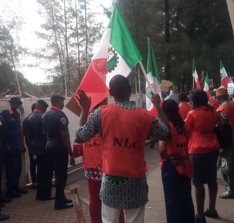 A group of protesters led by the Nigerian Labour Congress (NLC) on Wednesday barricaded the residence of the Labour minister, Dr. Chris Ngige, in Asokoro area of the Federal Capital City, Abuja. PHOTO BY: Umar Shehu Usman