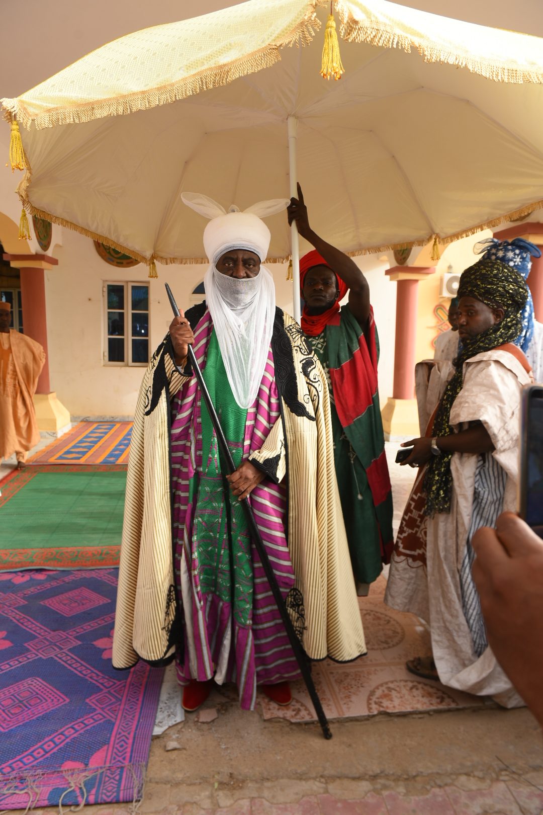 Buhari congratulates Emir of Kano on foreign award