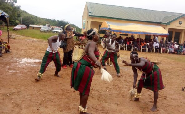 Cultural troupe performing at the feast organised by Operation Safe Haven, OPSH for Fulani and Berom of Gashish district in Barkin Ladi local government area of Plateau state. PHOTOS BY: Bashir Liman