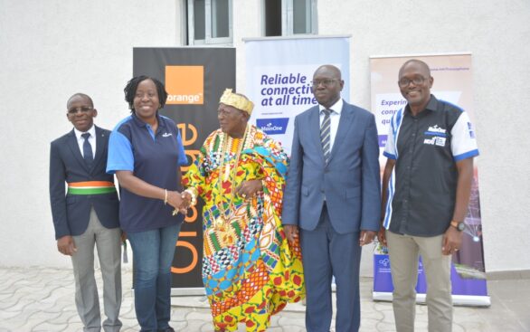 L – R: Siaka Traore, Deputy Mayor of Grand-Bassam; Funke Opeke, CEO of MainOne; Nanan Amon Tanoe, King of Grand-Bassam, President of the National Kings Chamber of CIV; Dr. Guibessongui Severin, Chief of Staff of the Ministry of Digital Economy and Postal; Etienne Kouadio, GM Francophone MainOne at the event to herald the landing of MainOne’s submarine cable in Cote D’Ivoire.