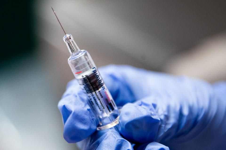 Oxford University launches human trial of coronavirus vaccine