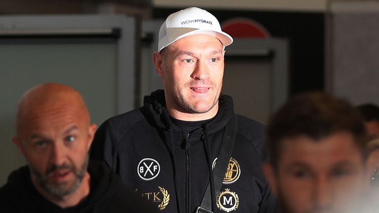 Usyk is too small to beat elite heavyweights – Fury