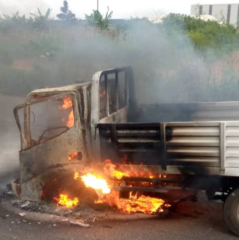 2 injured, vehicles burnt, as tanker explodes on Lagos-Ibadan Expressway