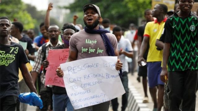 Hoodlums attack #EndSARS protesters, vandalise cars