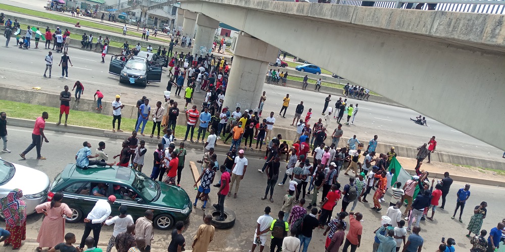 #ENDSARS, #BringbackSARS protesters clash in Abuja