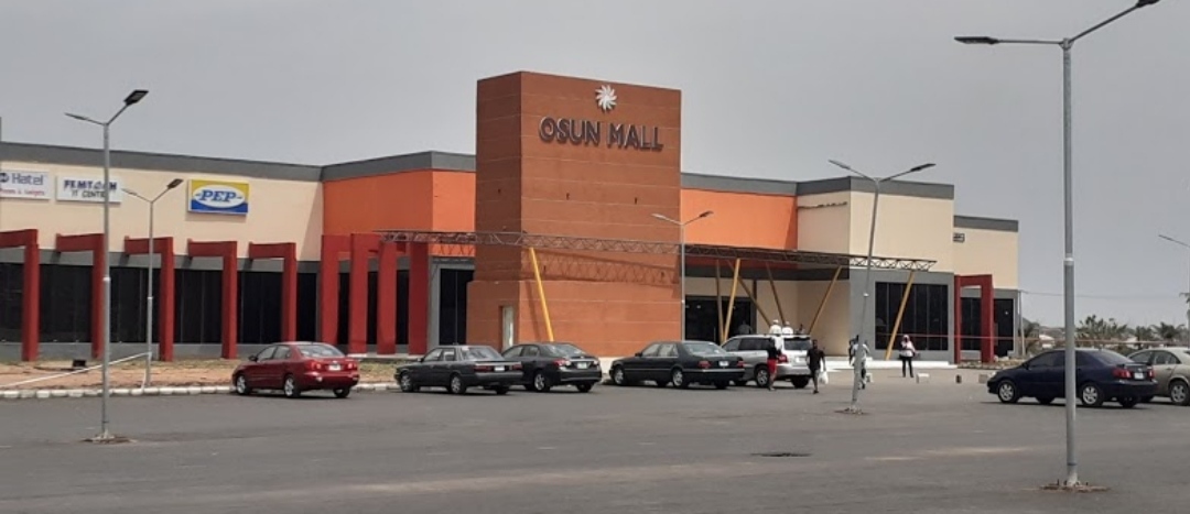 Hoodlums vandalize, loot Osun mall