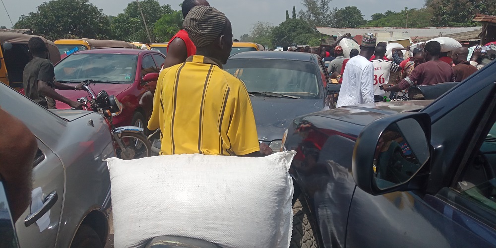 Akwa Ibom confirms receipt of N2bn, 3000 bags of rice from FG