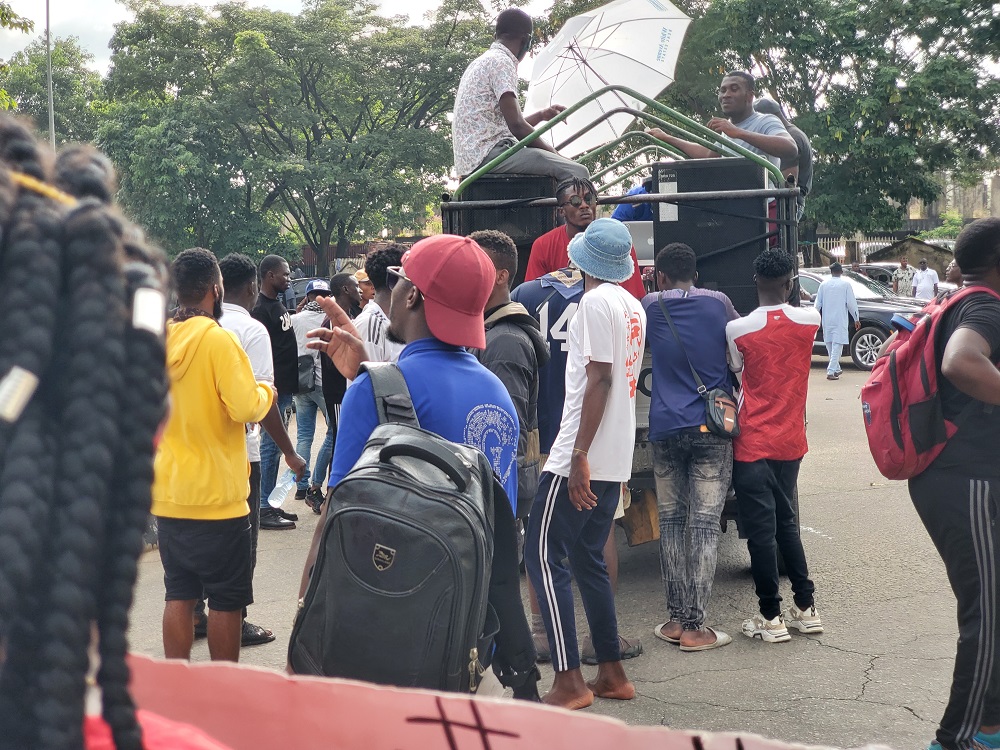 EndSARS: Youth protest bad roads in Benue LG