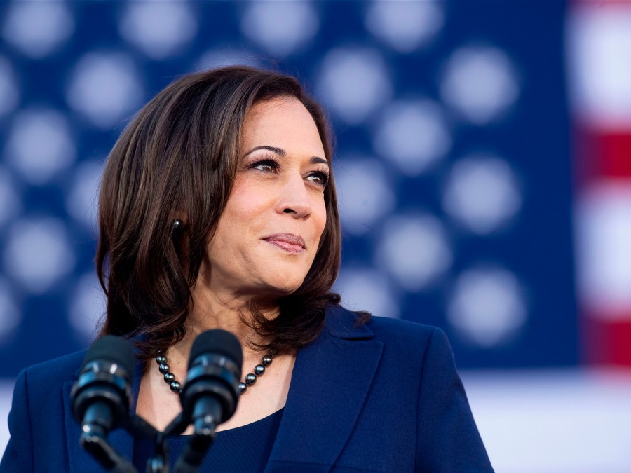 U.S. poll: Harris takes rally blitz to Arizona