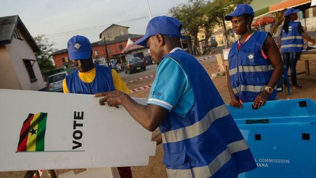 Ghana Election: SIC provides 500 journalists with reflective jackets