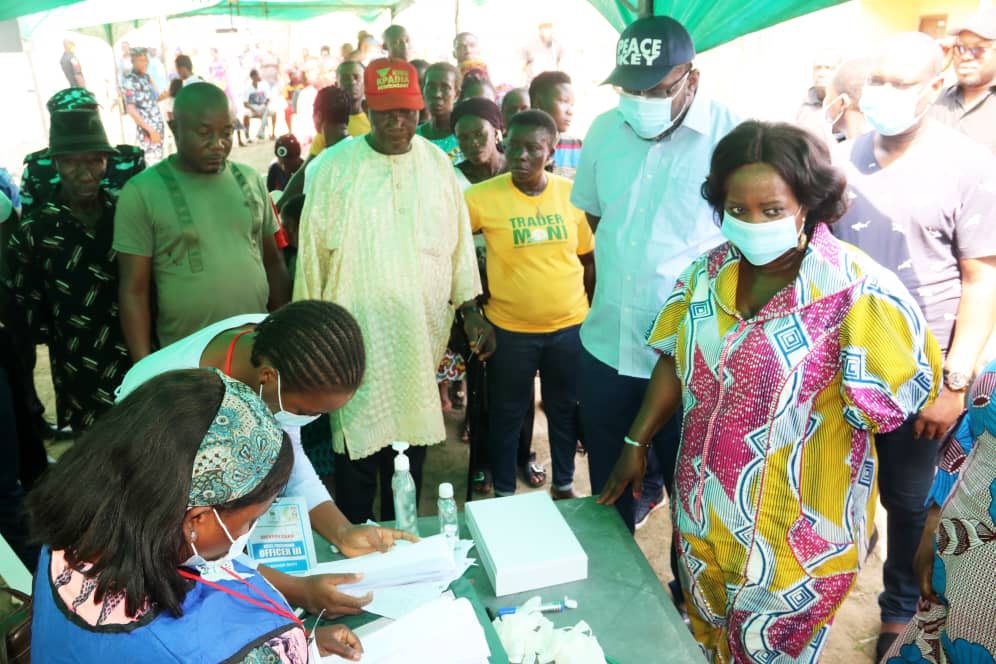 Bayelsa West: Dickson votes in Toro-Orua, seeks INEC professionalism 