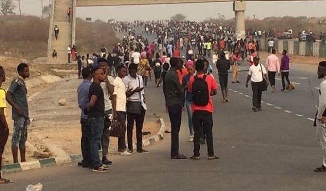 Students blast ASUU, FG over strike, threaten protest