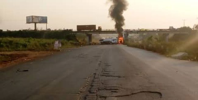 14 passengers burnt to death as bus explodes on Lagos-Ibadan expressway