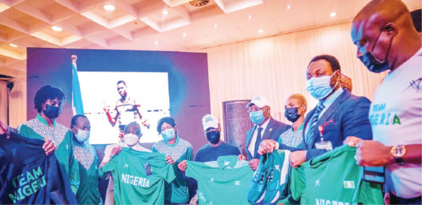 FILE PHOTO: Vice President, Prof. Yemi Osinbajo, the Minister of Sports, Sunday Dare, NOC president, Engineer Habu Gumel, Ex-Super Eagles star, Daniel Amokachi and some athletes unveilng Team Nigeria’s Tokyo Olympics Kits