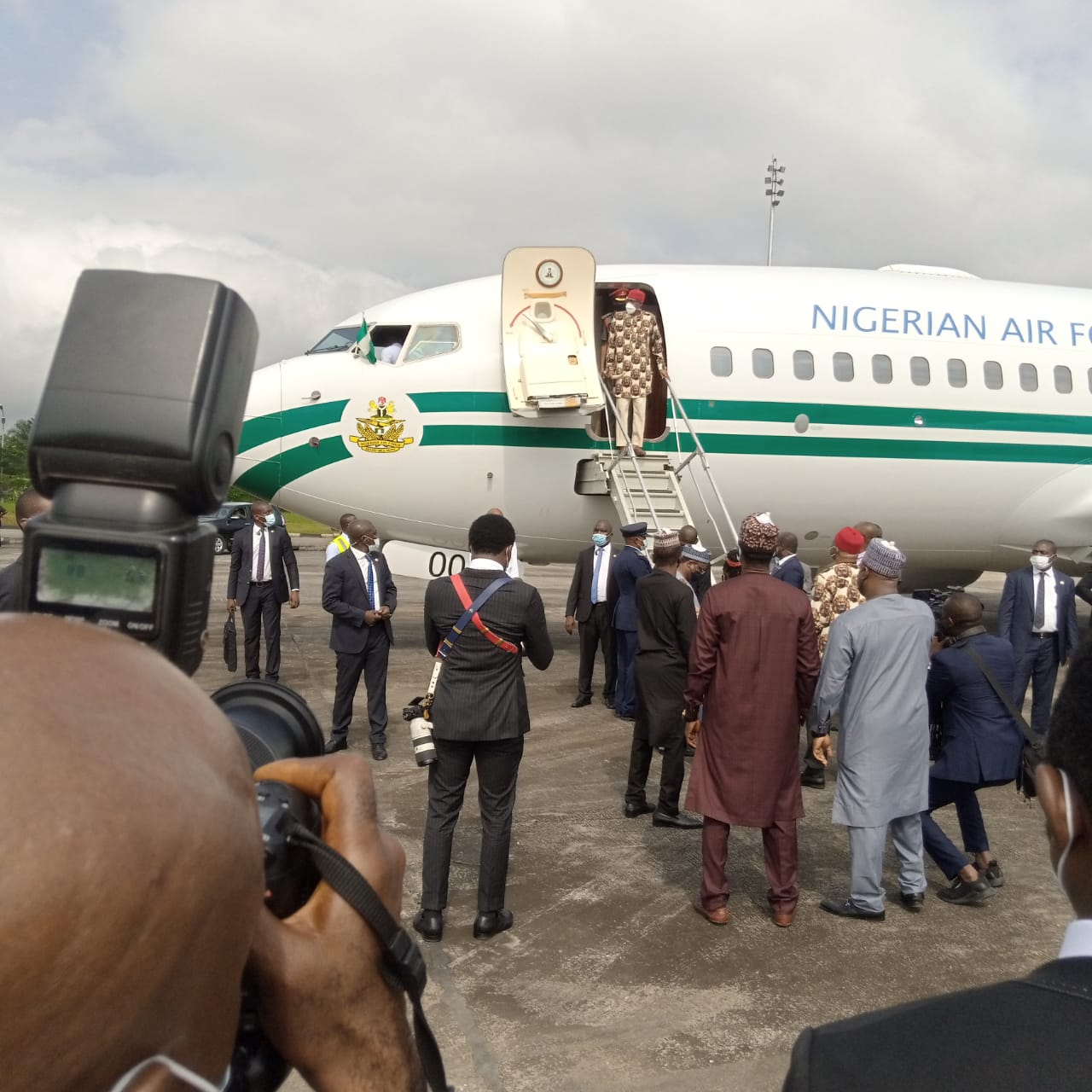 The bags President Buhari's security detail were carrying in Imo