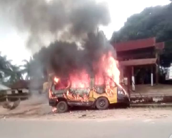 Sit-at-home: Driver escapes as ‘IPOB militants’ set vehicle ablaze in Anambra