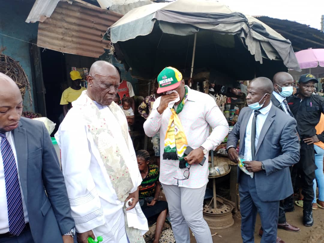 Anambra guber: ZLP candidate weeps during campaign