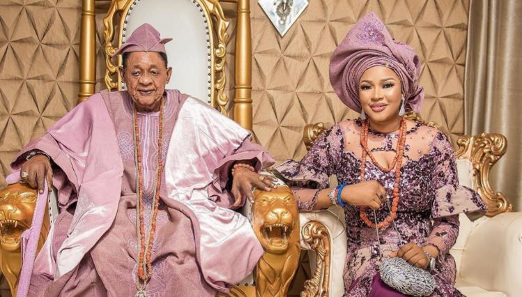 ‘Nowhere like home’, Alaafin’s estranged wife begs to return to palace