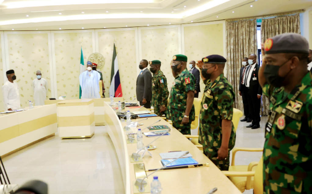 Insecurity: Buhari meets security chiefs again