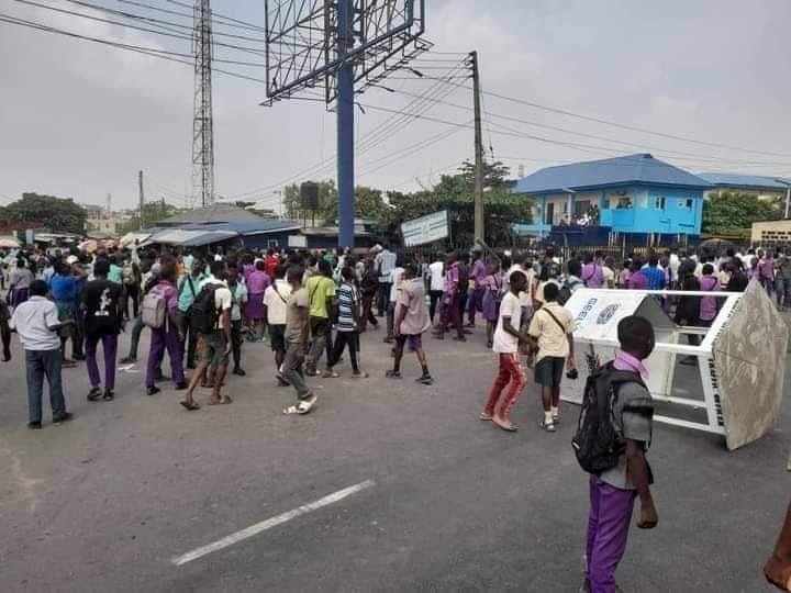 Commotion in Lagos as truck crushes students to death