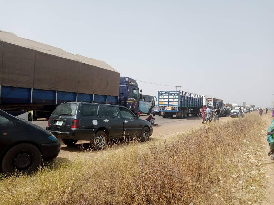 Killings: Passengers trapped as protesters block major road in Katsina