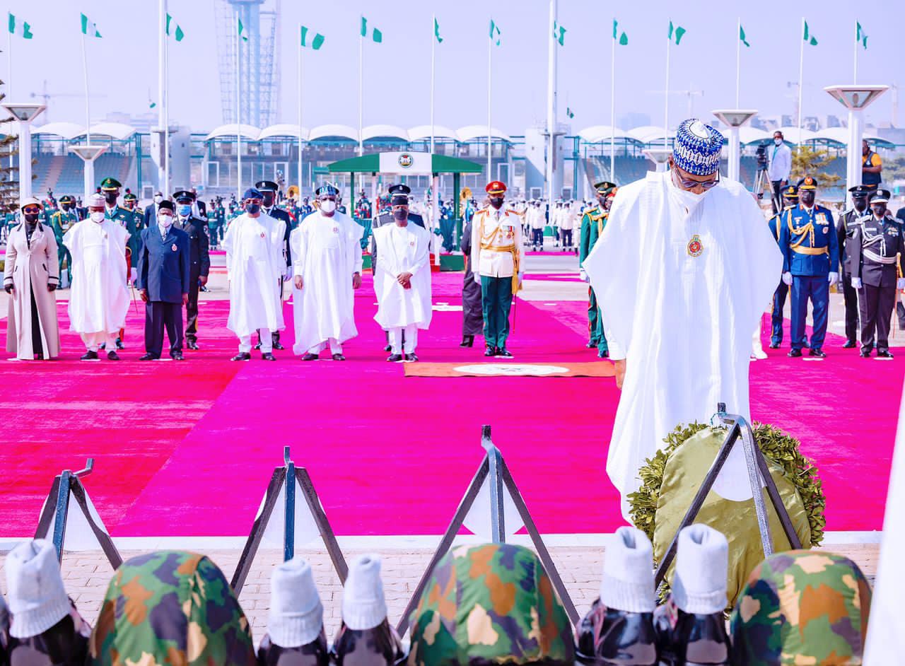 PHOTOS: Buhari, Service Chiefs honour fallen heroes