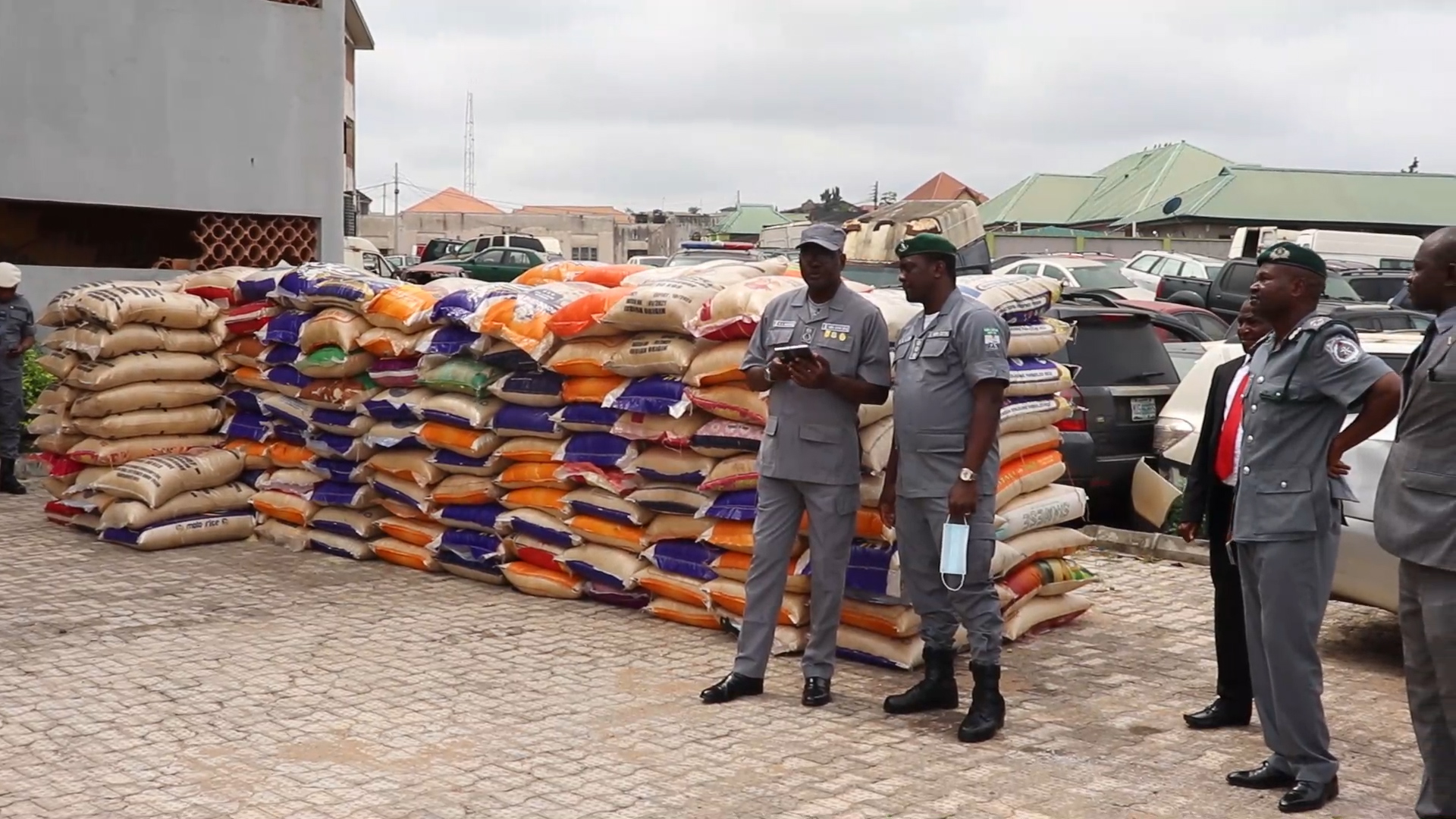 Customs intercepts police van smuggling parboiled rice, other contrabands in Ogun