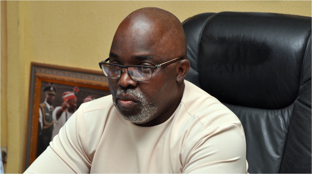 Pinnick’s ‘yes men’ up in arms against him