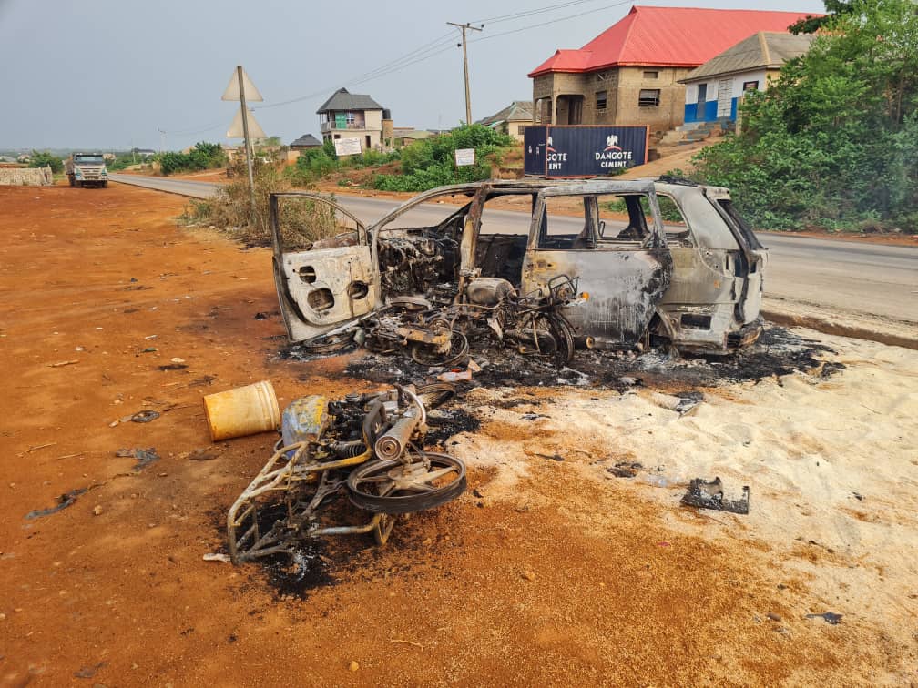 Ogun: Violence as youths invade hotel, vandalise vehicles over Okada rider’s murder