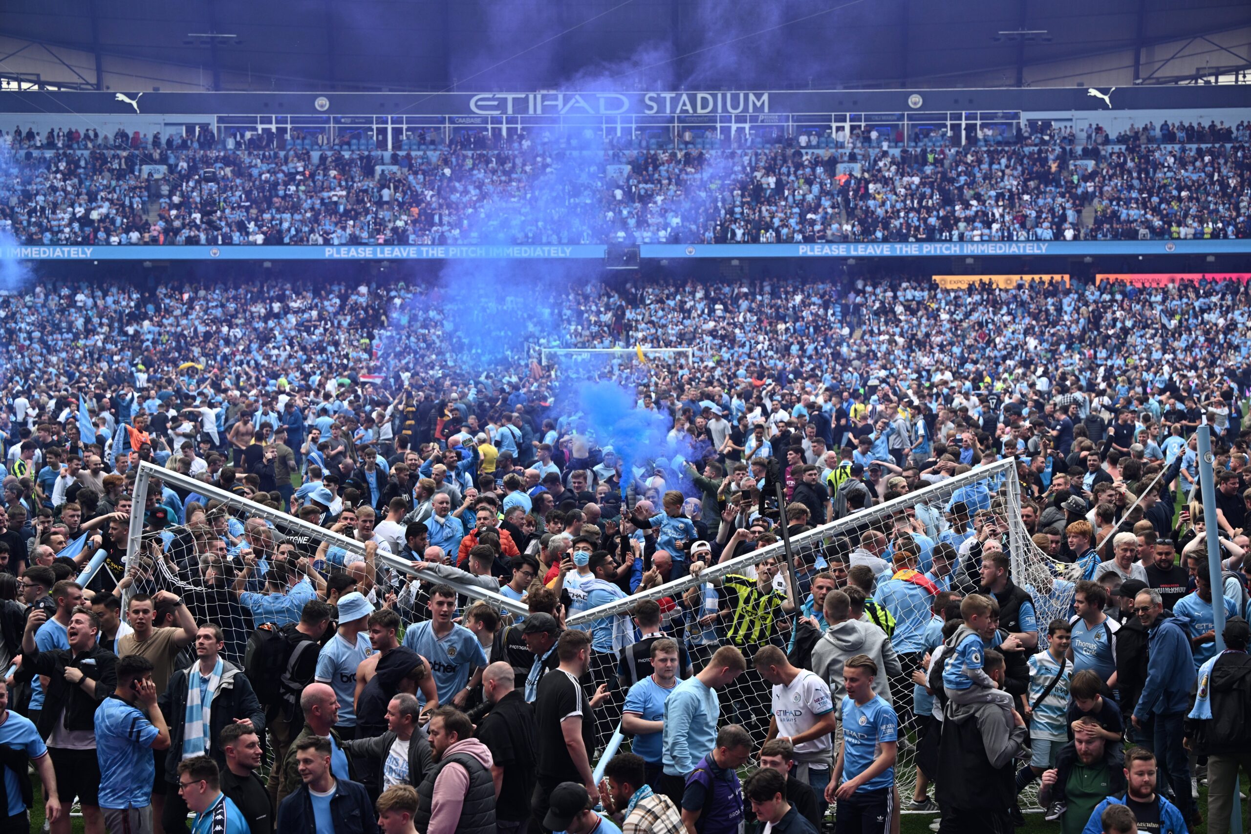 Manchester City retain English Premier League title