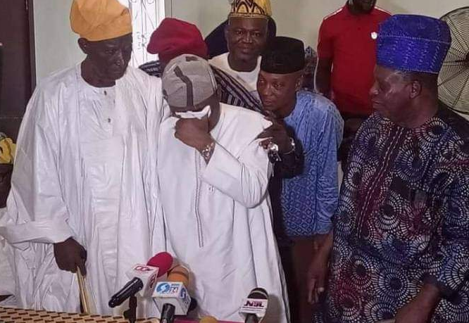 Drama as Lagos Senator seeking Ogun seat weeps before constituents