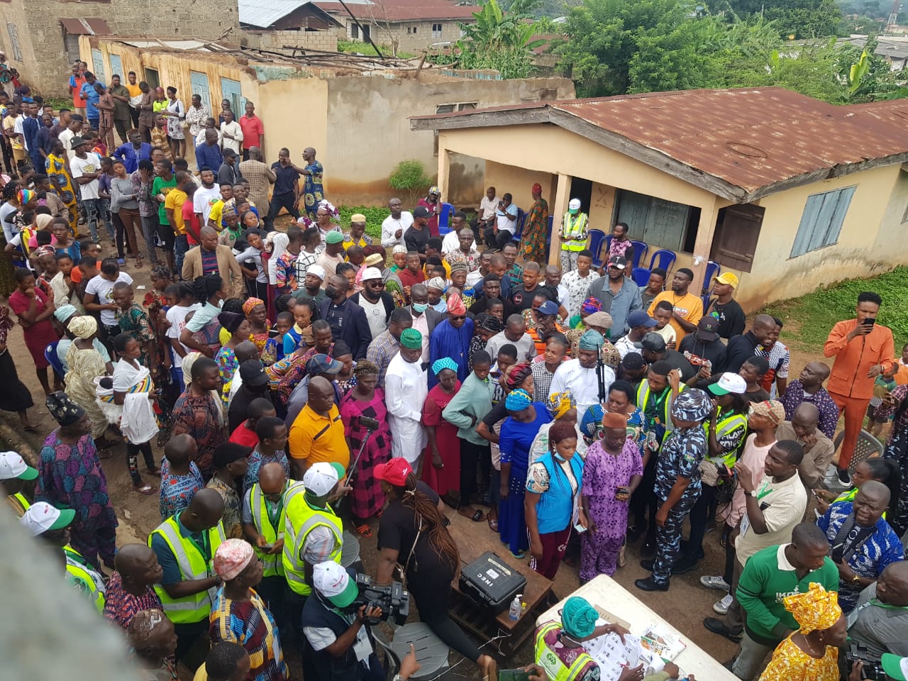 EkitiDecides: Naira rain as politicians induce voters, security operatives