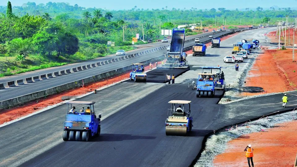 We’ll complete Kaduna-Zaria-Kano road this year – FG