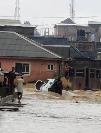 Elderly woman rescued from Lagos flood as government asks residents to avoid flood prone areas