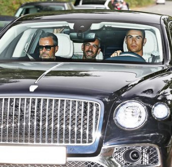 Ronaldo arrives Manchester United Training ground to discuss future with Club