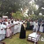 Chief Imam of Ila-Orangun, Dr Abdulhammed Salahudeen, leading prayers for late Tafa Balogun