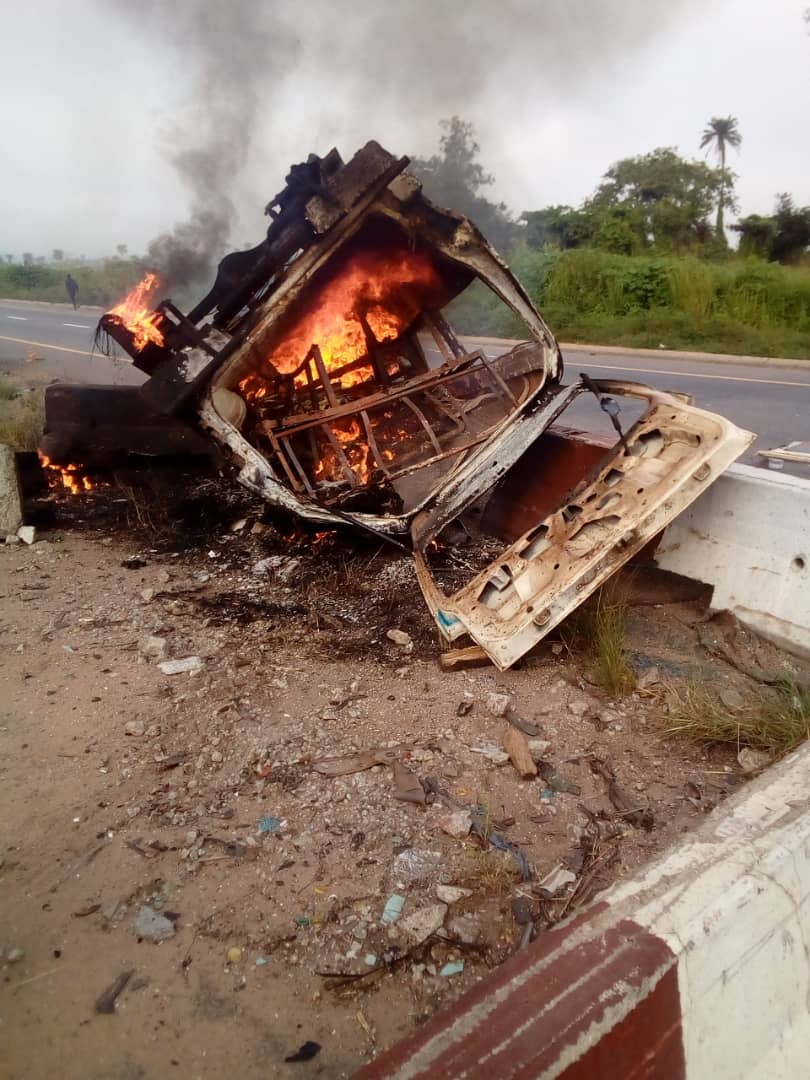 Four burnt to death, 16 injured in Lagos-Ibadan Expressway accident 