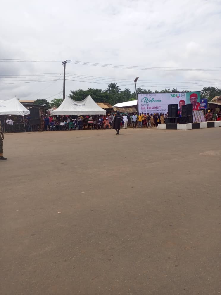 Empty streets as Buhari lands in Imo