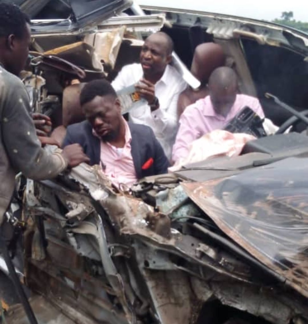 Gospel artiste, Dunsin Oyekan, involved in road crash