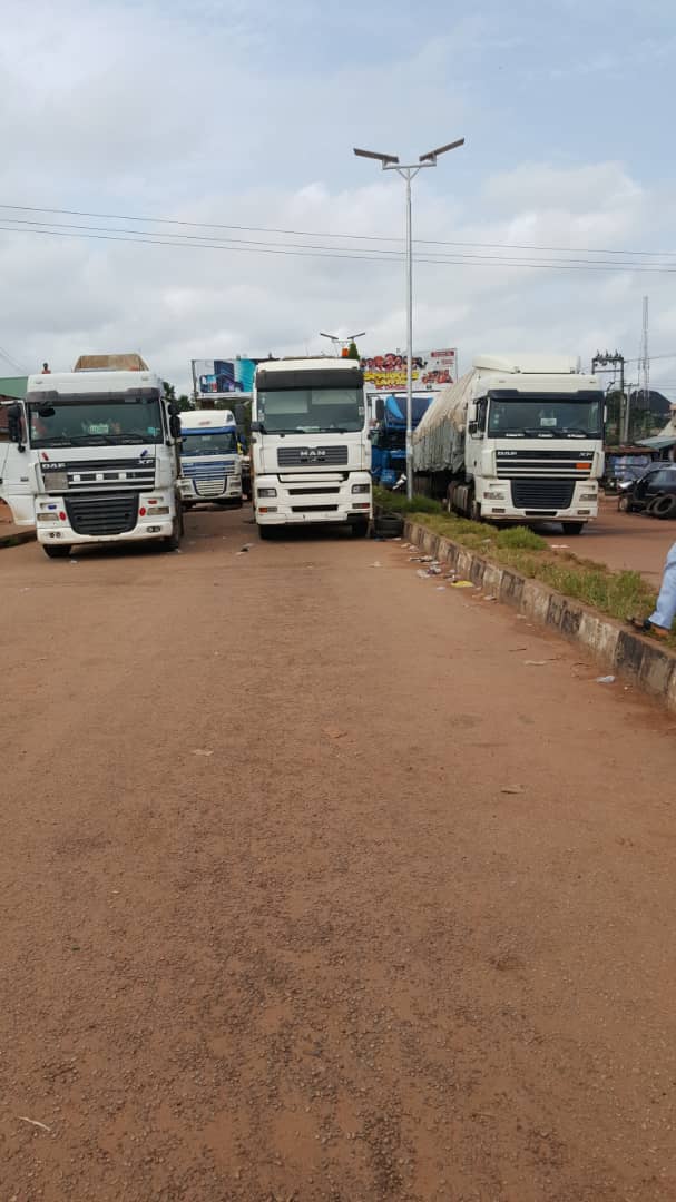 Truck drivers block Auchi-Benin highway over poor condition of road