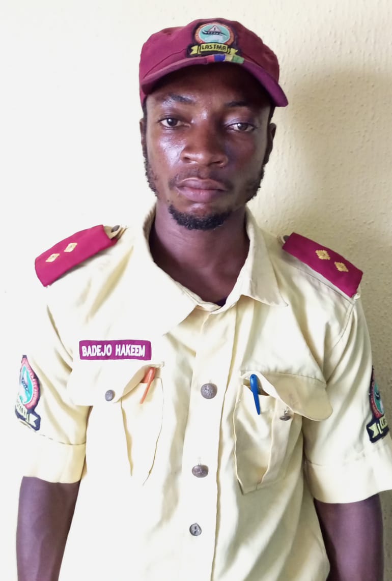 Fake LASTMA officer caught extorting money from motorists