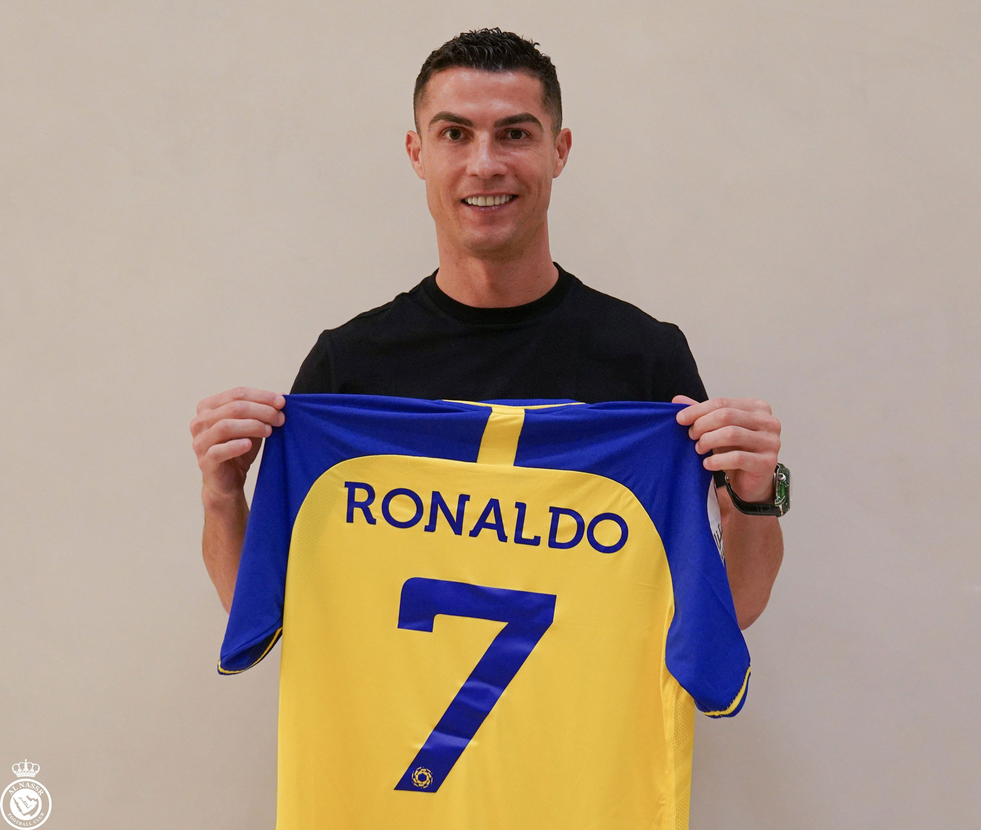 Ronaldo seals £172m signing for Saudi club Al-Nassr