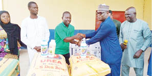 Dry season rice farmers get inputs in Taraba