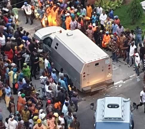 APC chieftain: Bullion vans at Tinubu’s house in 2019 missed their way